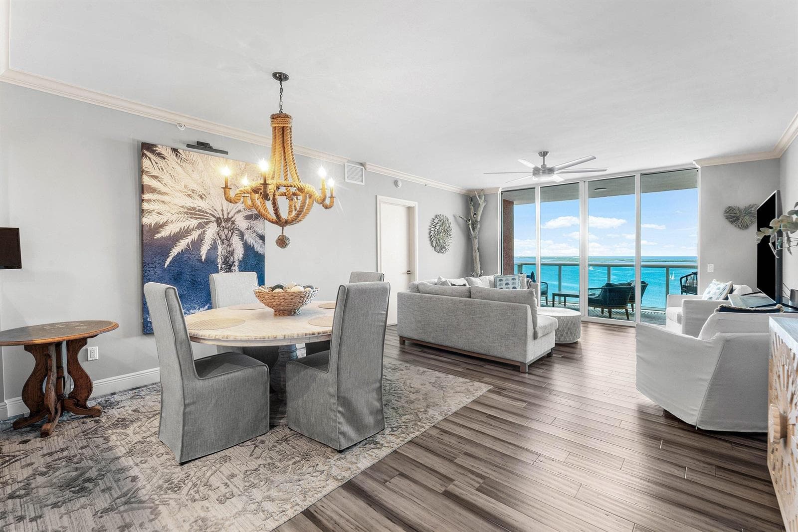 2650 Lake Shore Drive #2102