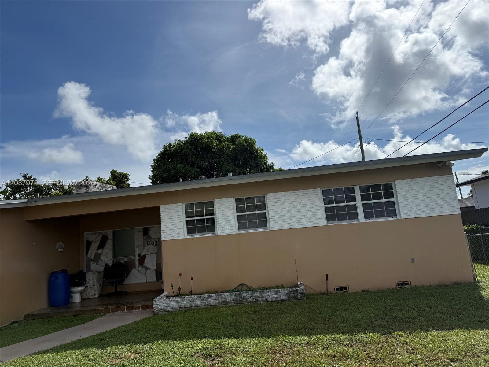1409 S 24th Ter photo 1