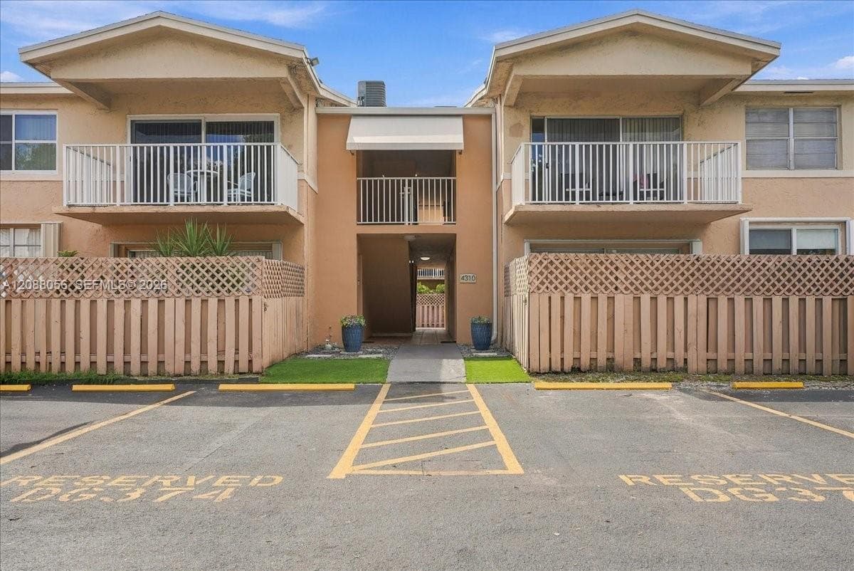 DORAL GARDENS CONDOMINIUM · #2B in Doral - Photo 1