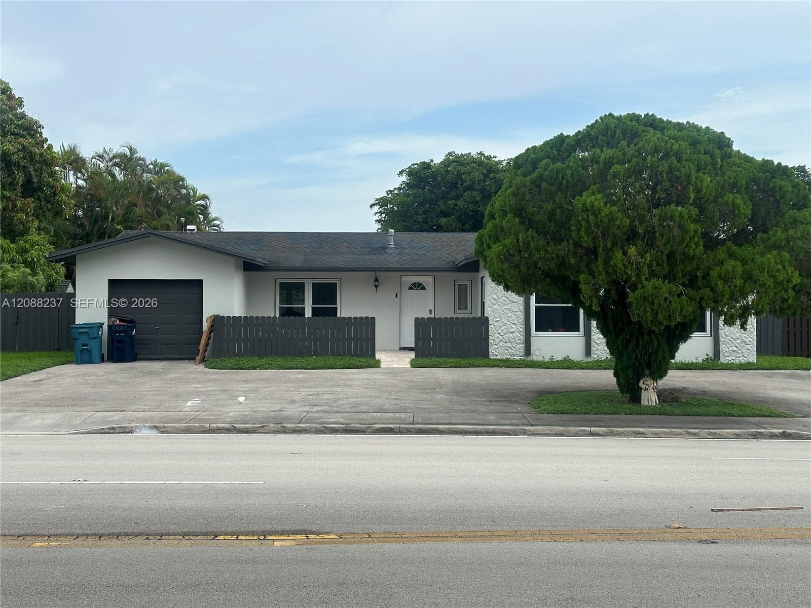 11611 SW 122nd Ave photo 1
