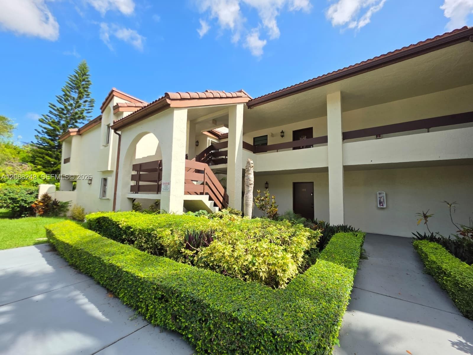 KENLAND BEND SOUTH CONDO · #C202 in Miami - Photo 1