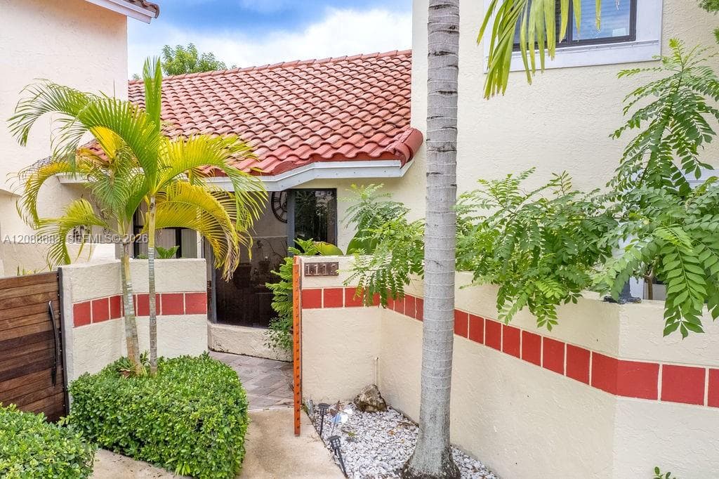 1111 San Remo Cir photo 1