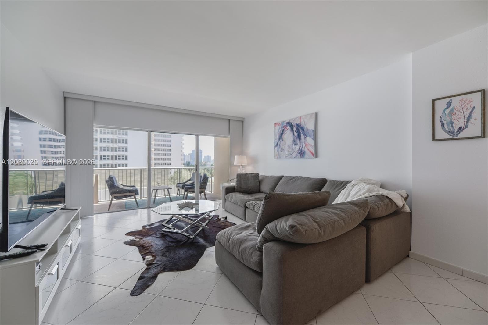 HEMISPHERES CONDO · #5G in Hallandale Beach - Photo 1