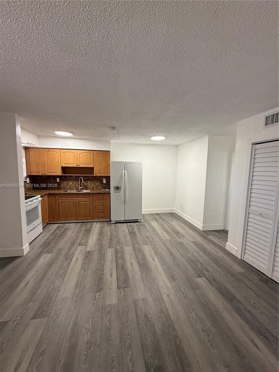 Sanderling Apartments · #C31 in Miami - Photo 1
