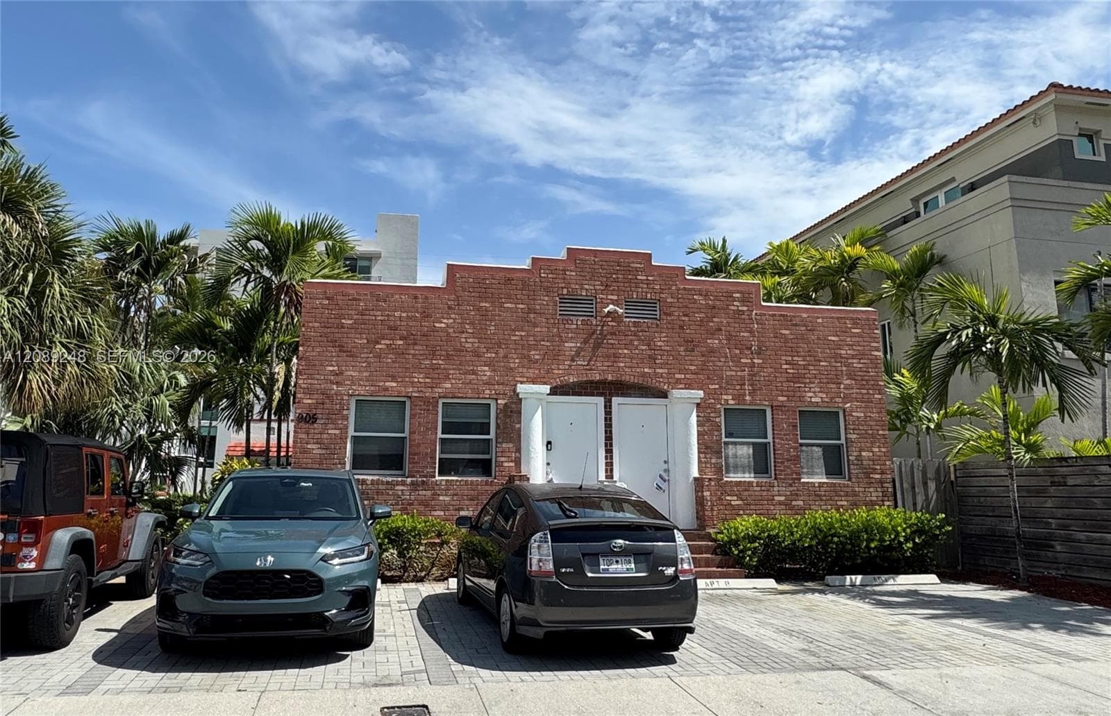COLEE HAMMOCK · #B in Fort Lauderdale - Photo 1