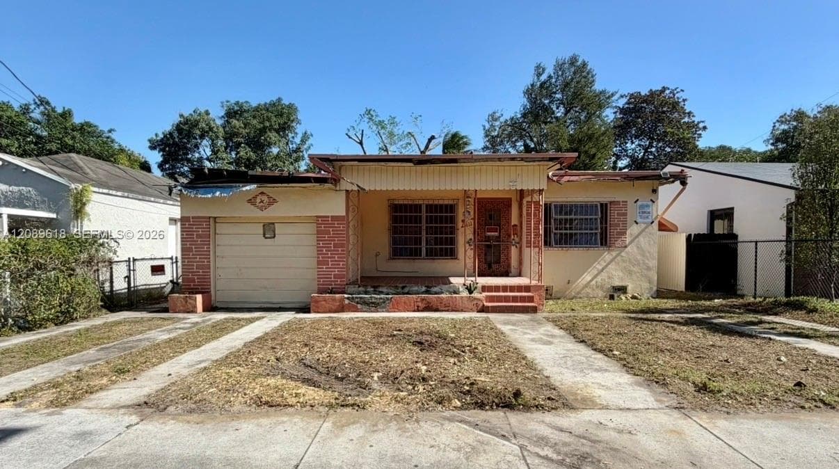 3233 NW 13th Ave photo 1