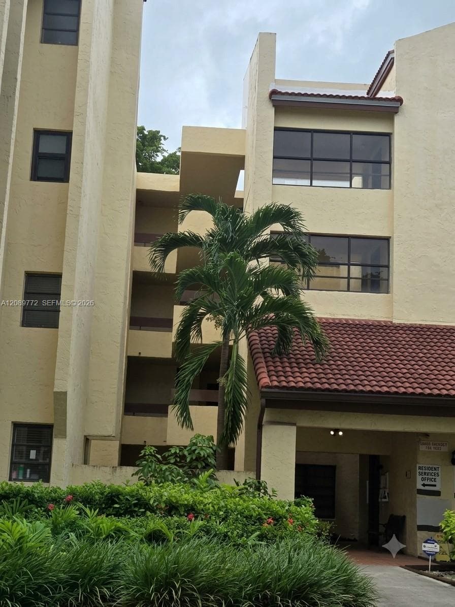KENLAND BEND NORTH CONDO · #L102 in Miami - Photo 1