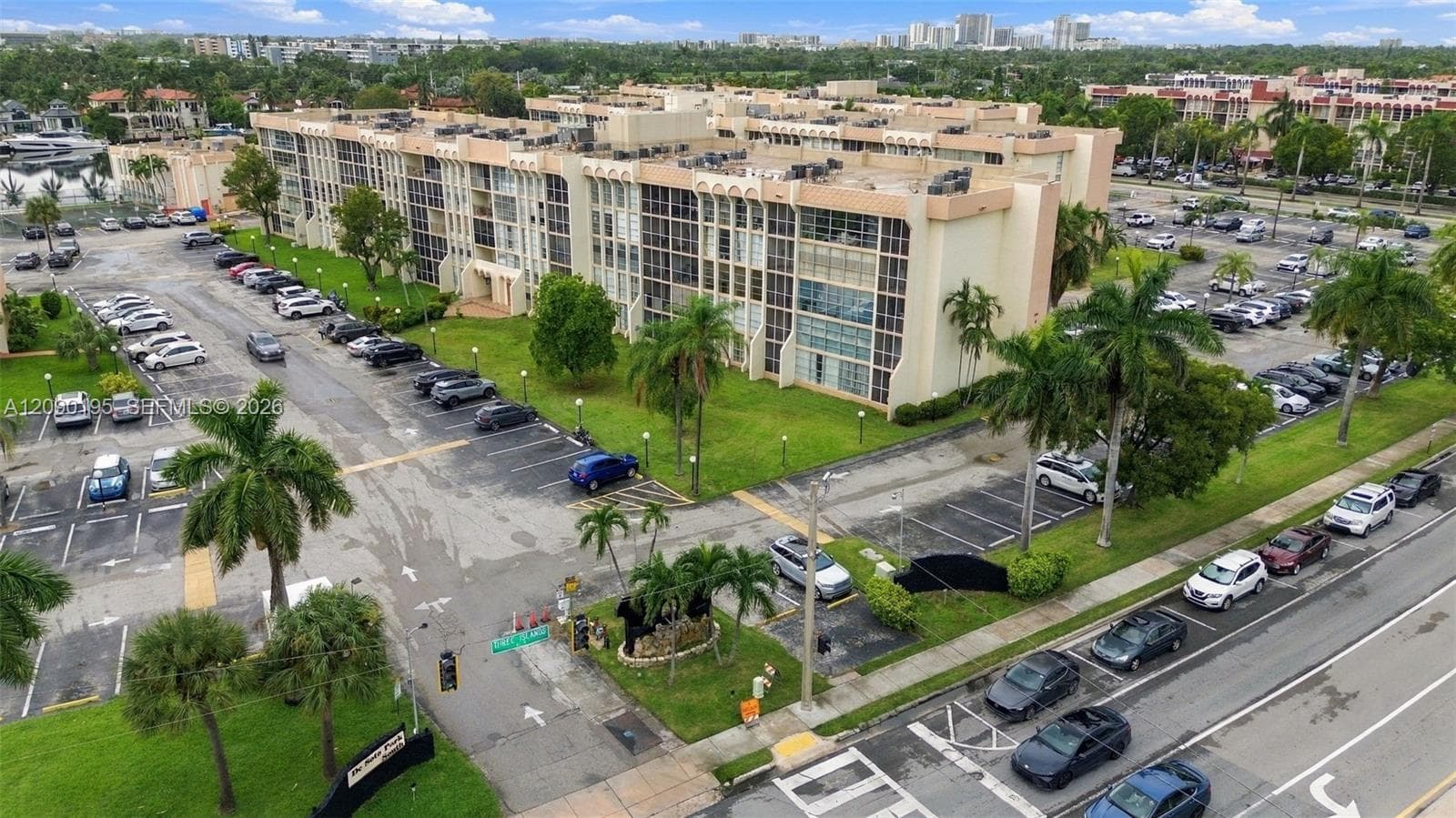 DESOTO PARK CONDO · #120 in Hallandale Beach - Photo 1