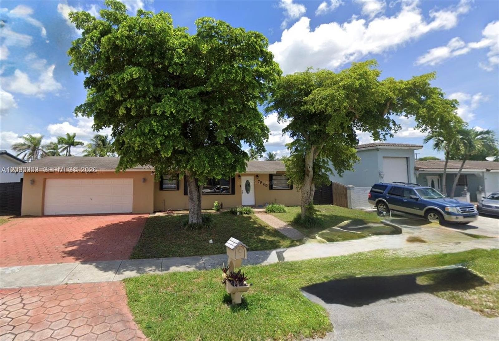 7925 NW 170th Ter photo 1
