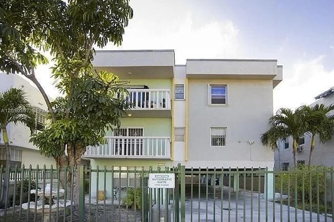 PENN PLAZA CONDO · #202 in Miami Beach - Photo 1