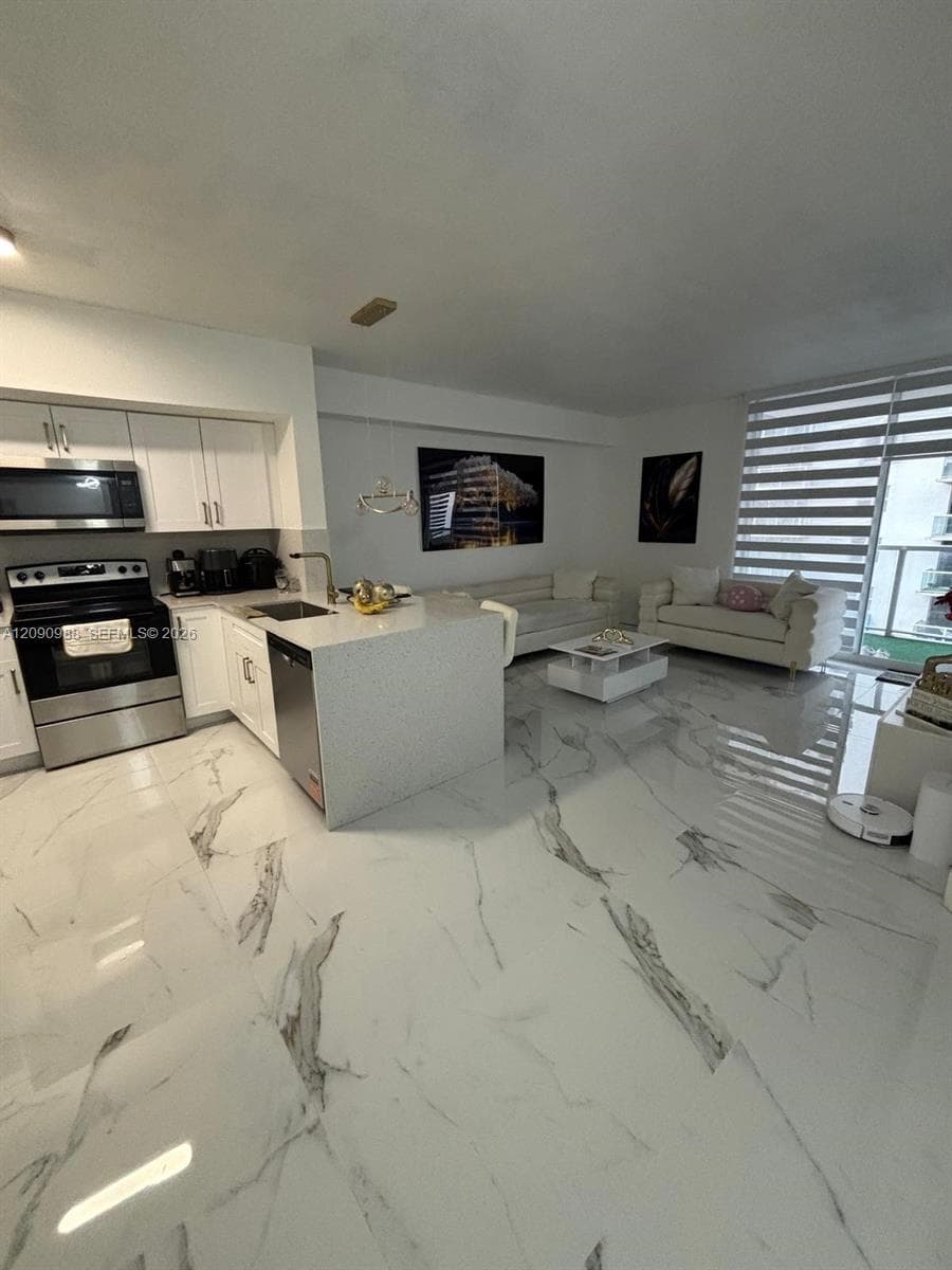BLUE LAGOON CONDO · #912 in Miami - Photo 1