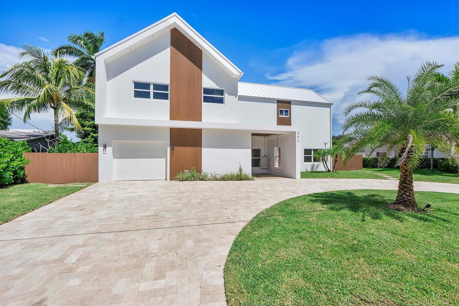 303 Sw 14TH Place