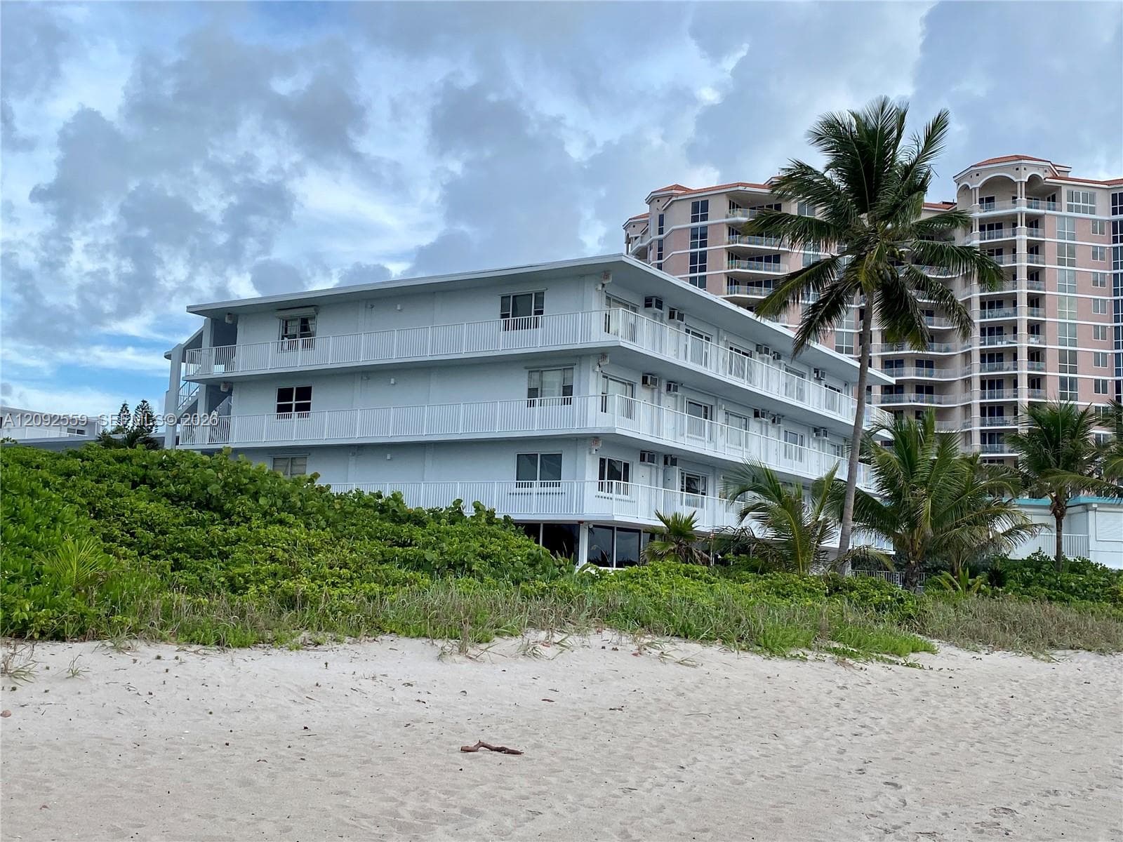 The International Studio · #105 in Lauderdale By The Sea - Photo 1