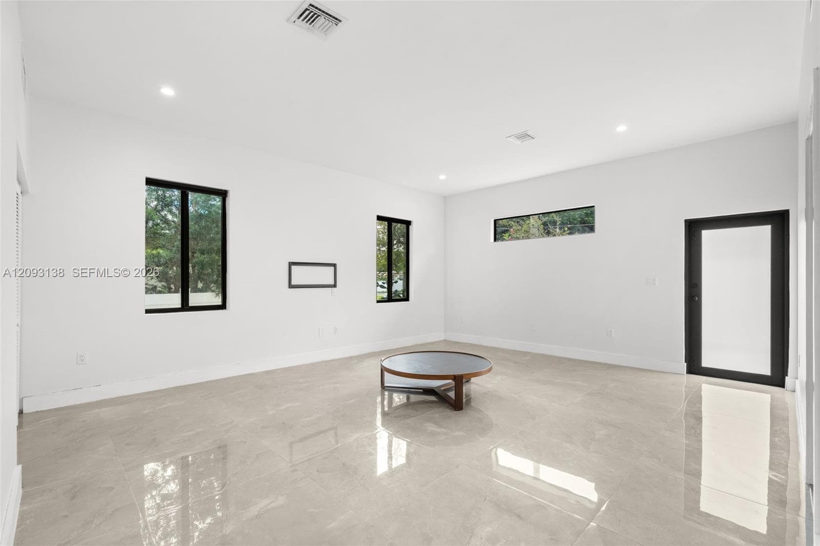 808 NW 5th Ter photo 1