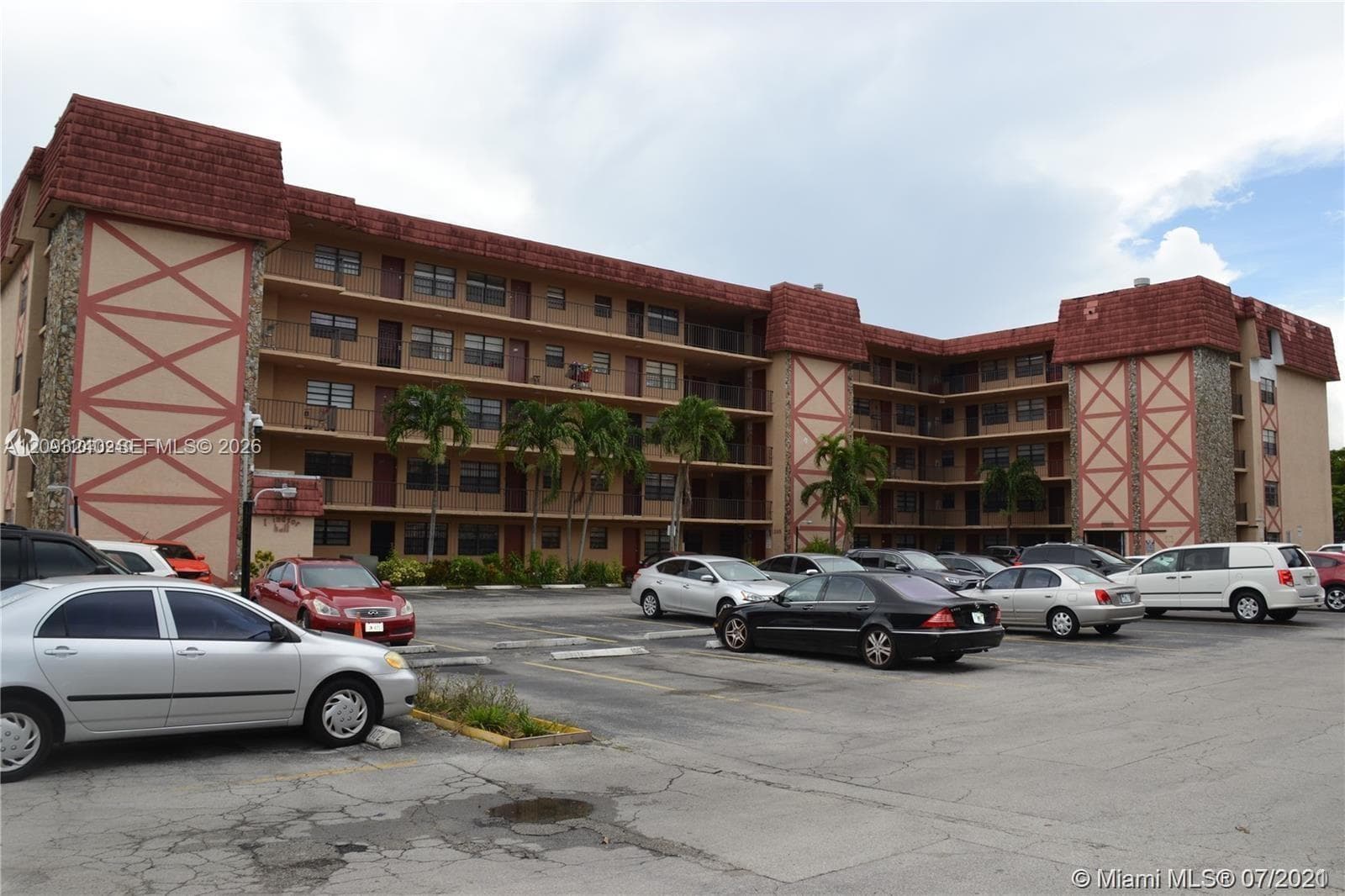 KINGS COVE CONDO · #221 in Hialeah - Photo 1
