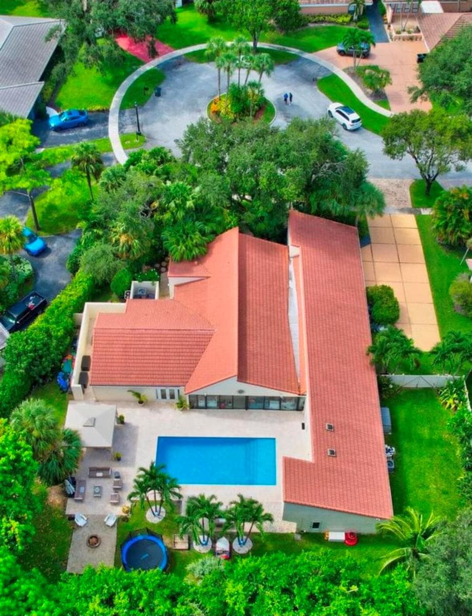 6555 Serena Lane
