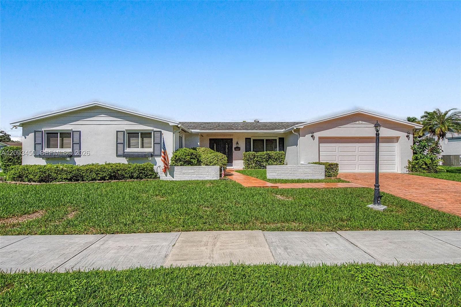 10190 SW 99th Ave photo 1