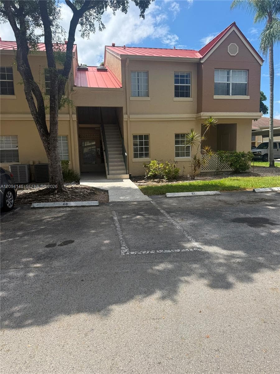LA HACIENDA COUNTRY CLUB · #F in Hialeah - Photo 1
