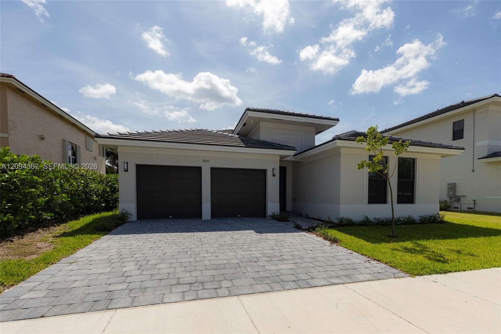 2045 SW 155th Ave photo 1