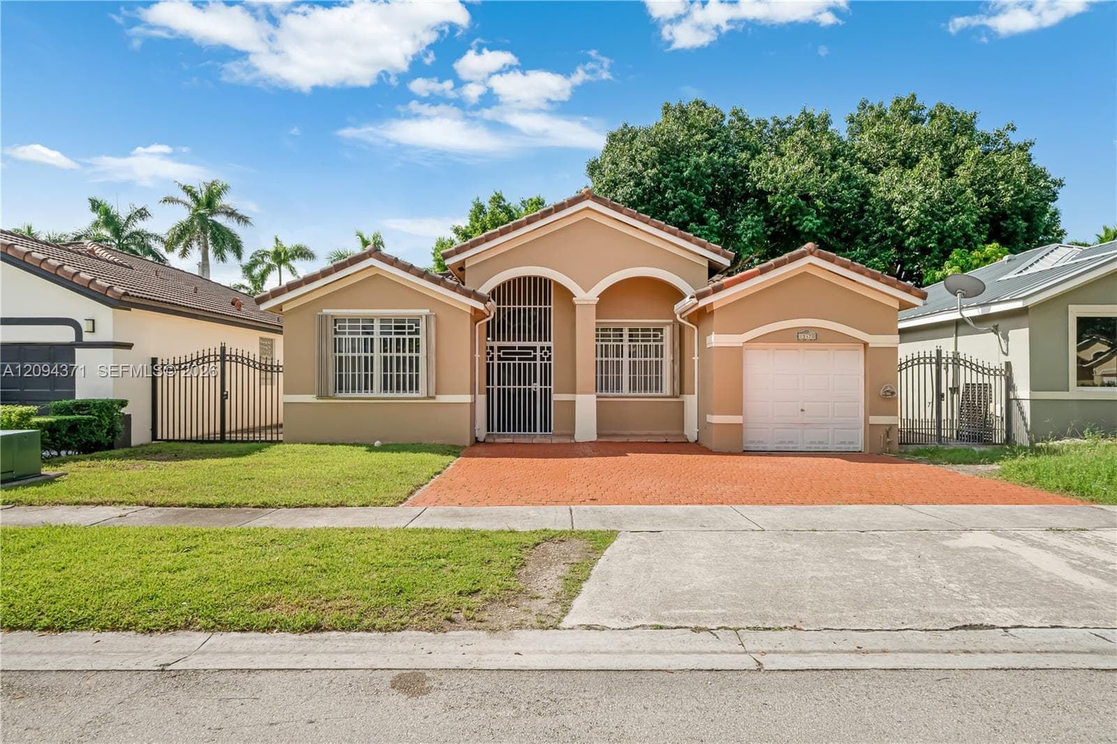 15470 SW 41st Ter photo 1