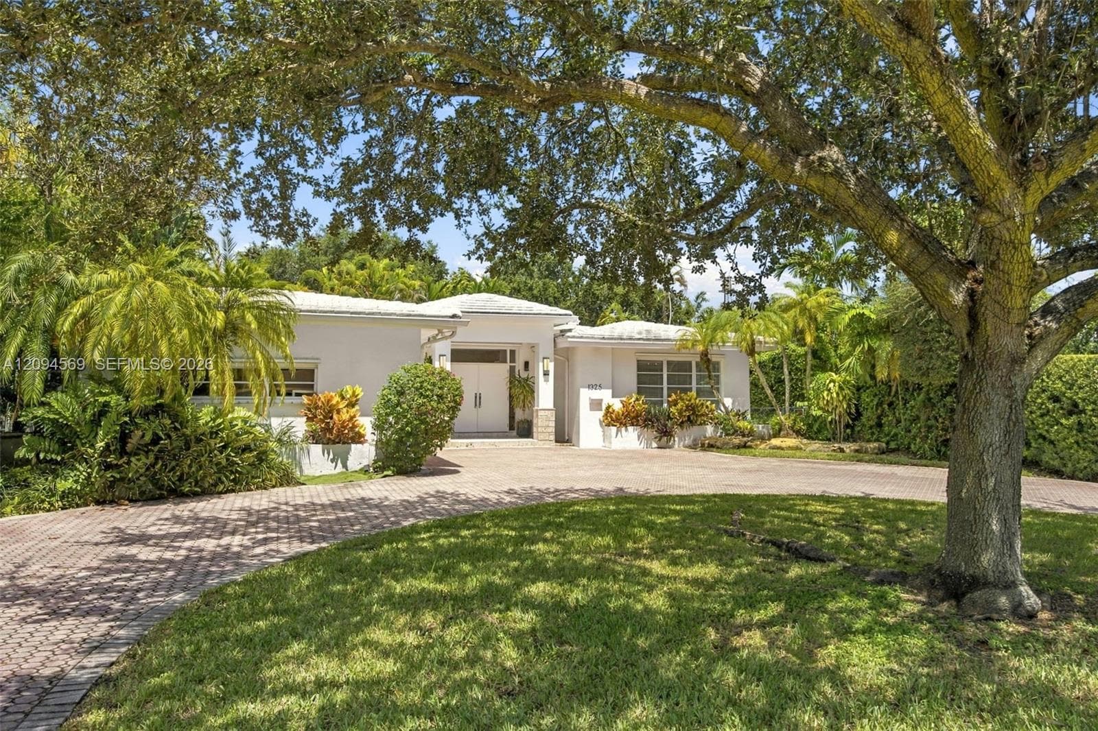 1325 Blue Rd photo 1