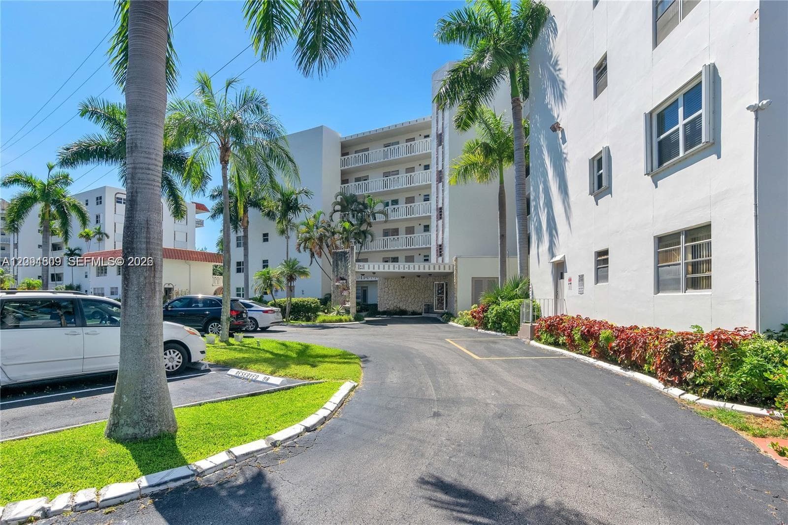GOLDEN VIEW CONDO · #108 in Hallandale Beach - Photo 1