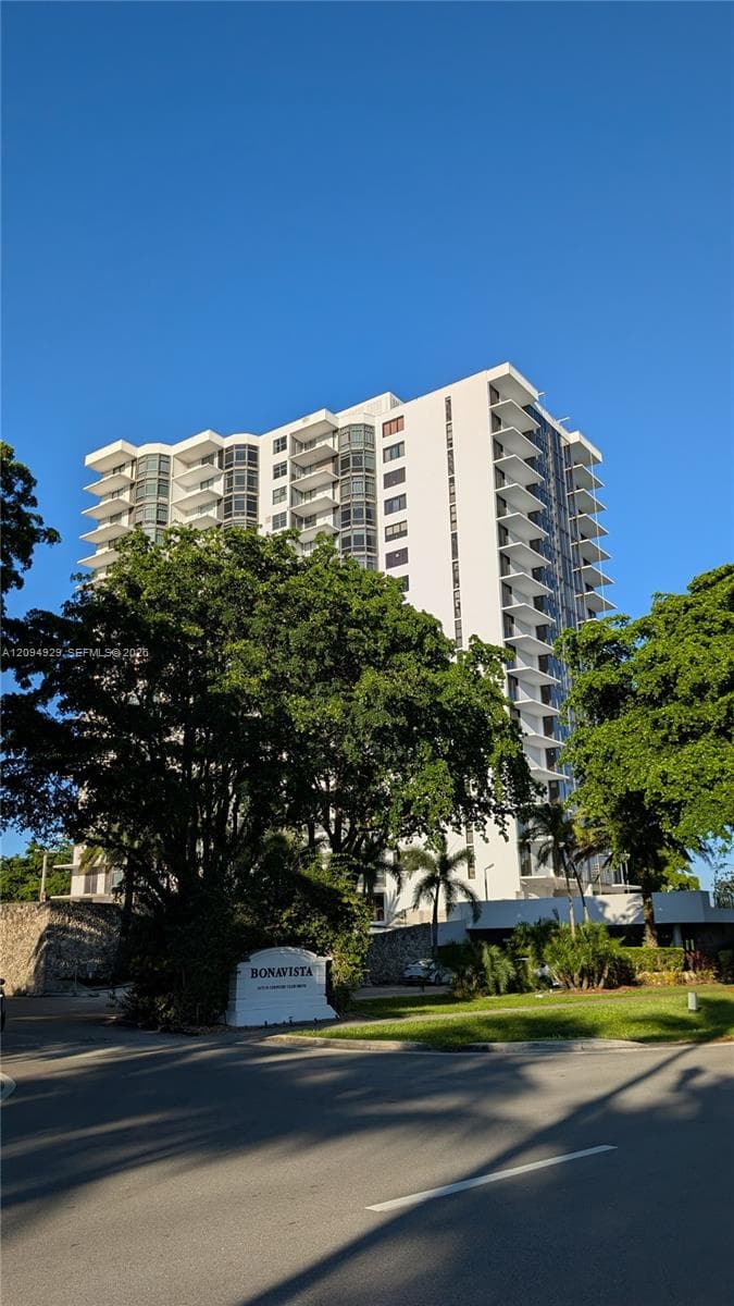 BONAVISTA CONDO #1102
