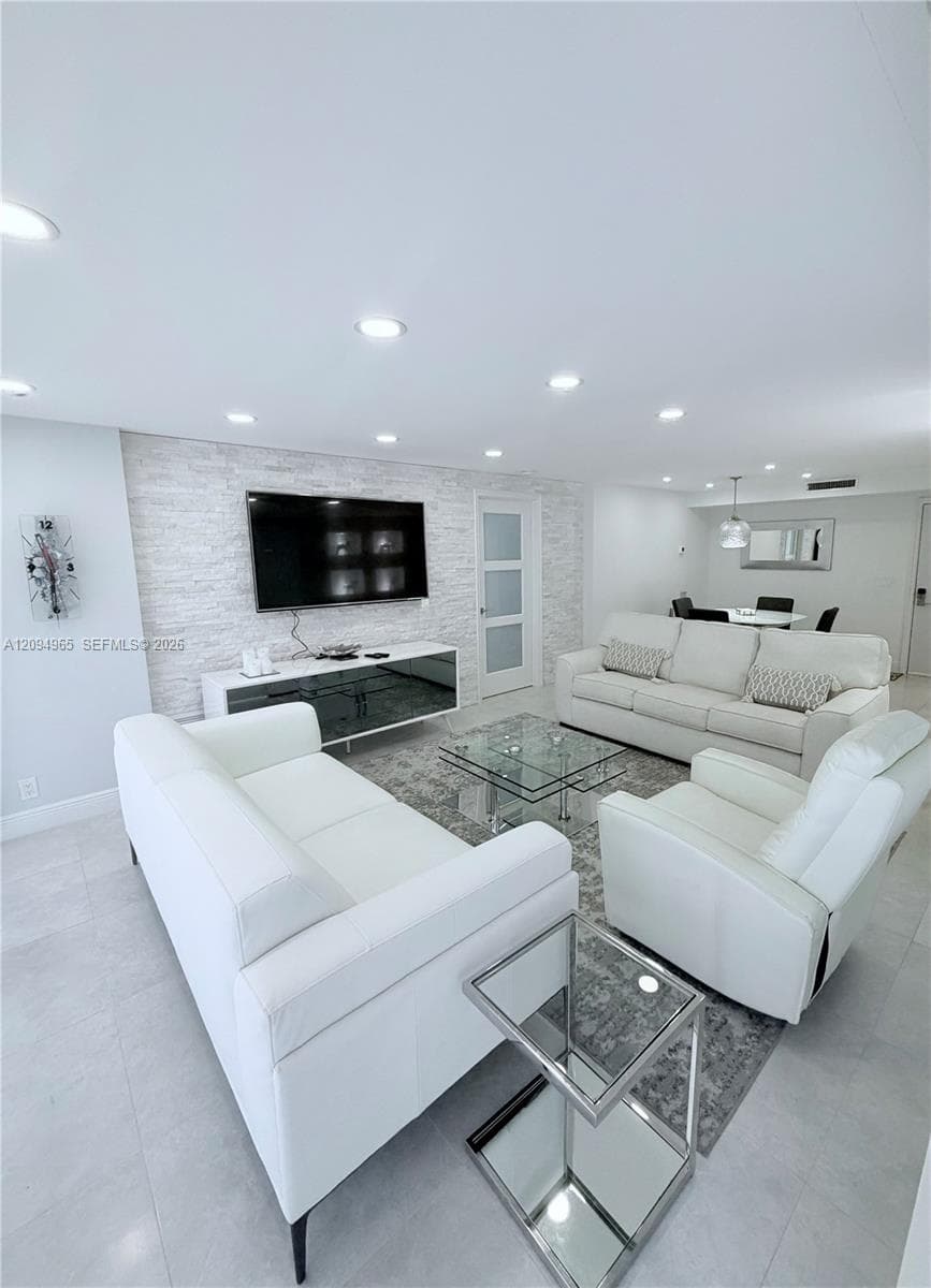 SILVER THATCH ATLANTIC PL · #404 in Pompano Beach - Photo 1