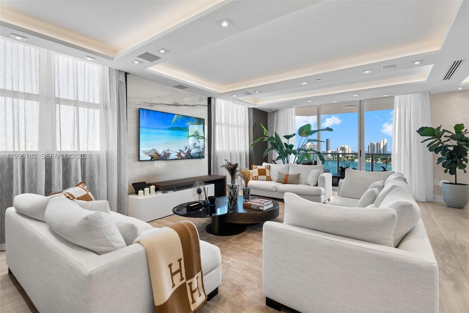 Peninsula I · #2001 in Aventura - Photo 1