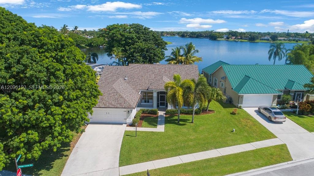 12911 Upper Cove Dr