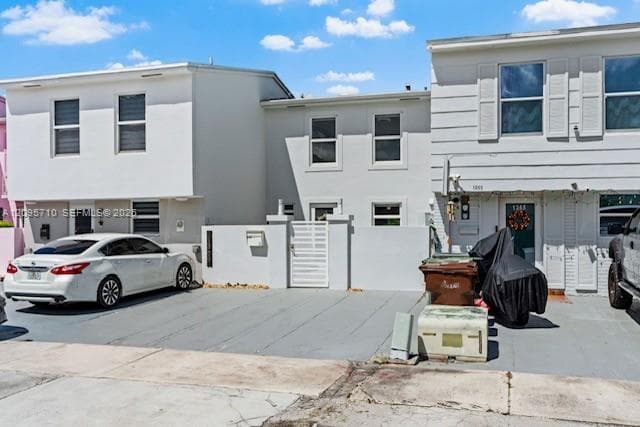 1369 W 69th St photo 1