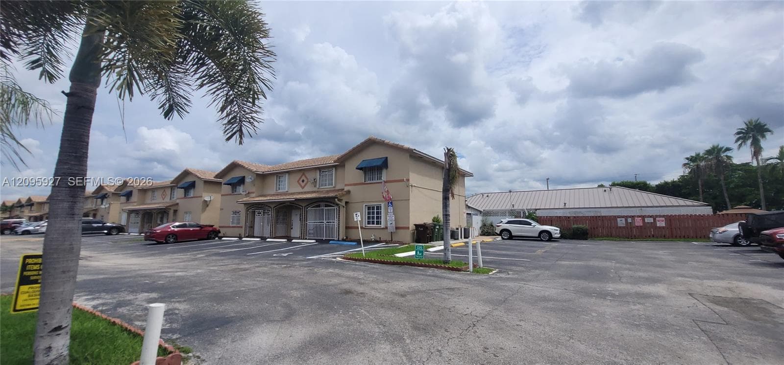 VALENCIA VILLAS CONDO · #201 in Hialeah - Photo 1