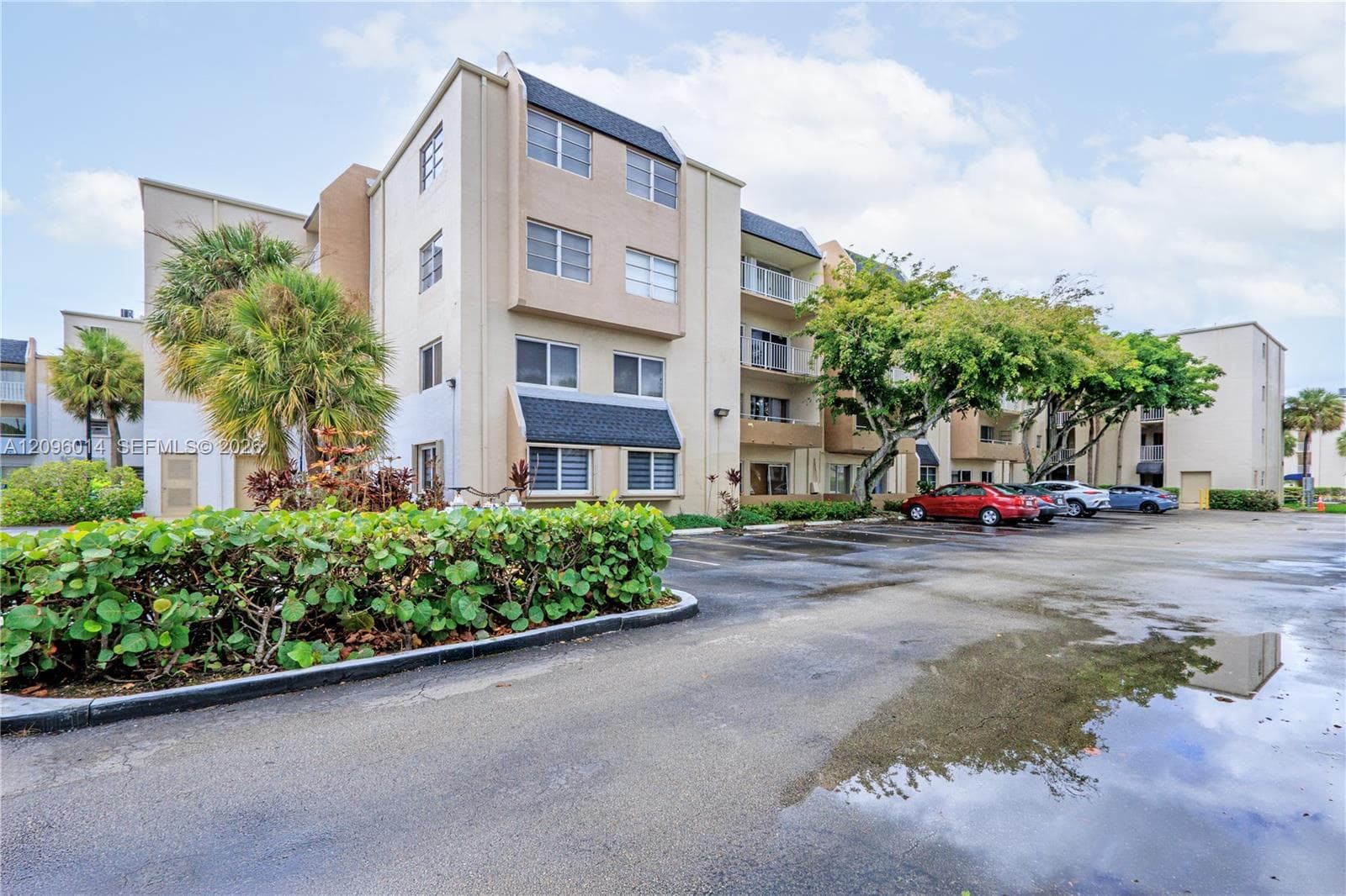 KINGS CREEK SO CONDO · #D-210 in Miami - Photo 1