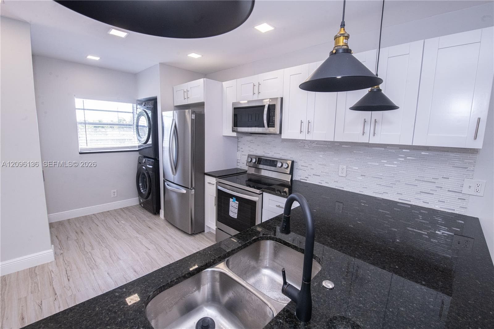 LAGO DEL REY CONDO #201