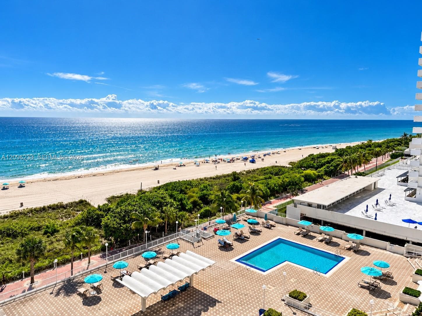 ARLEN BEACH CONDO · #912 in Miami Beach - Photo 1
