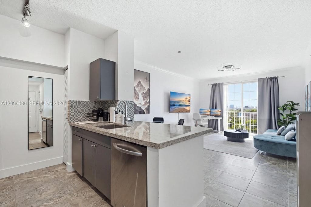 REGENT PARK CONDO · #803A in Hollywood - Photo 1
