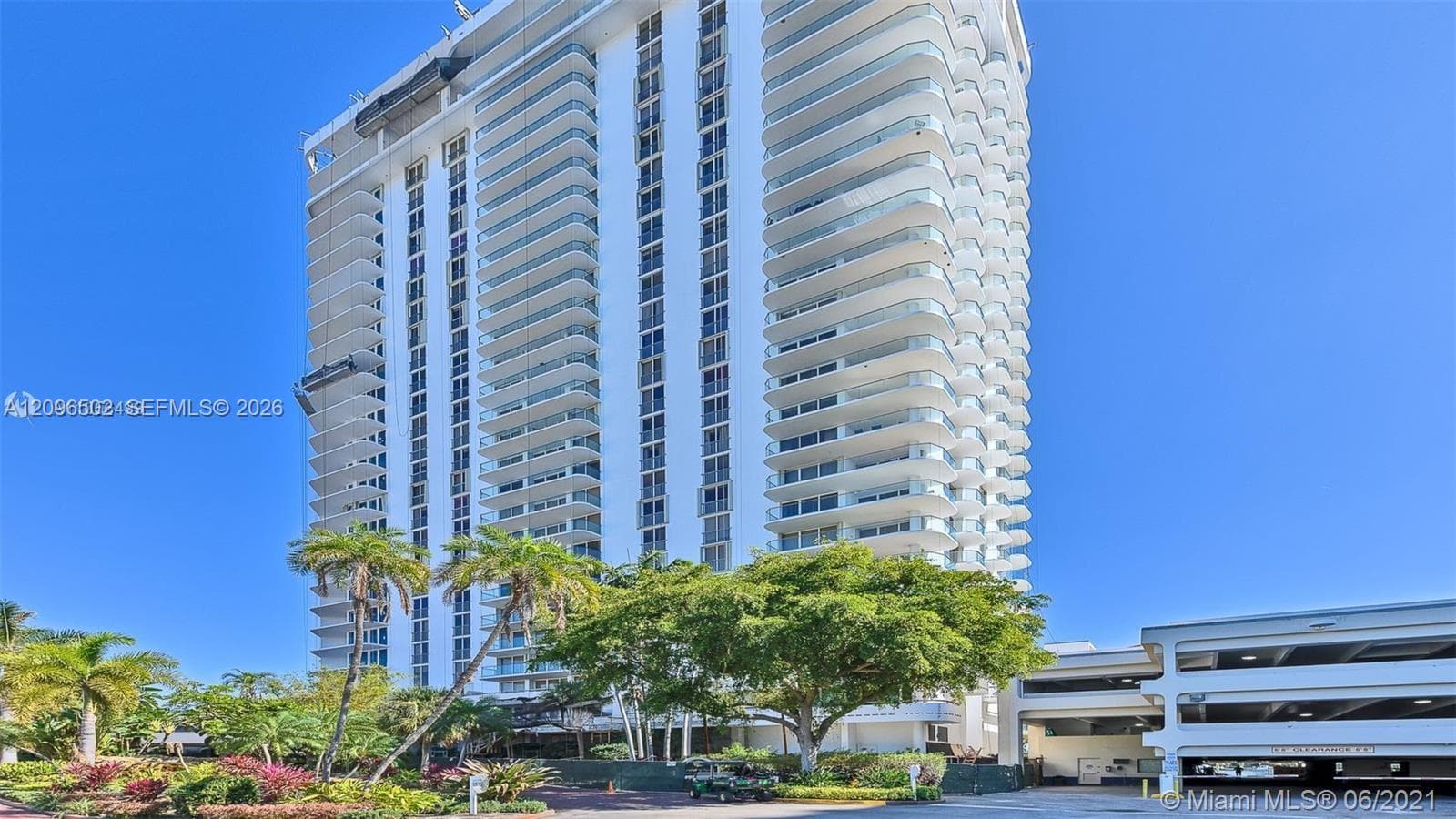 Turnberry Isle · #4L in Aventura - Photo 1