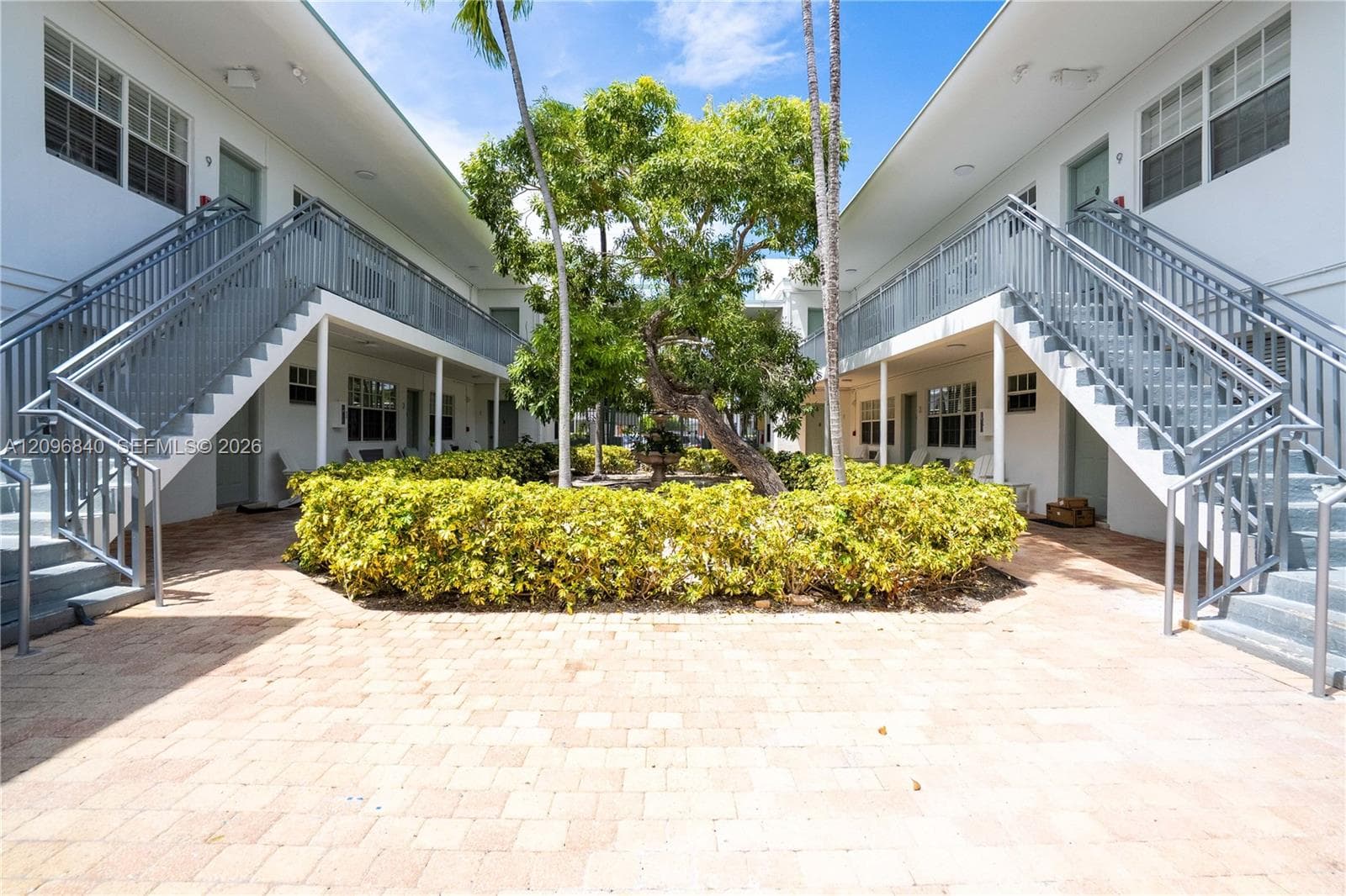 RITZ ROYAL PALM II CONDO · #11 in Miami Beach - Photo 1