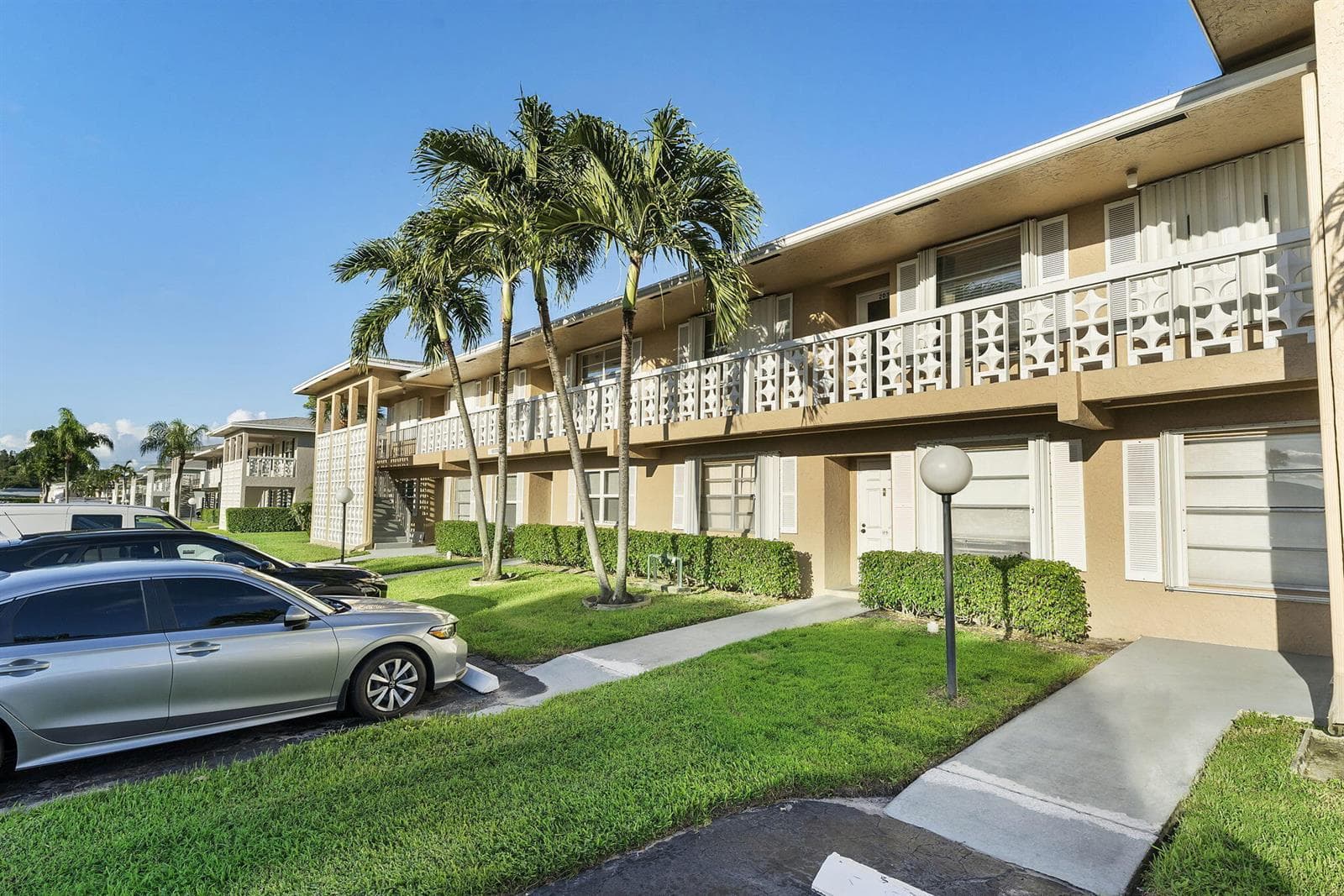 1050 Citrus Way #202