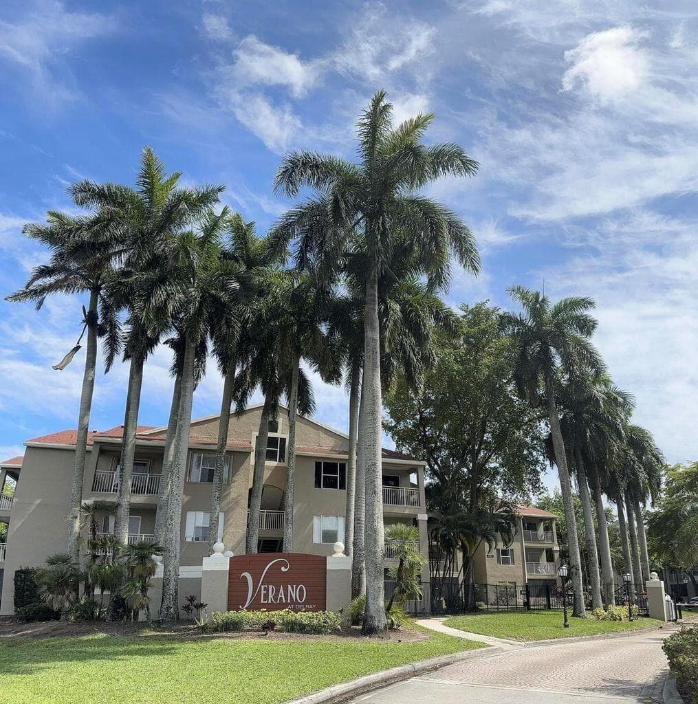 1760 Ne Palm Cove Boulevard #306