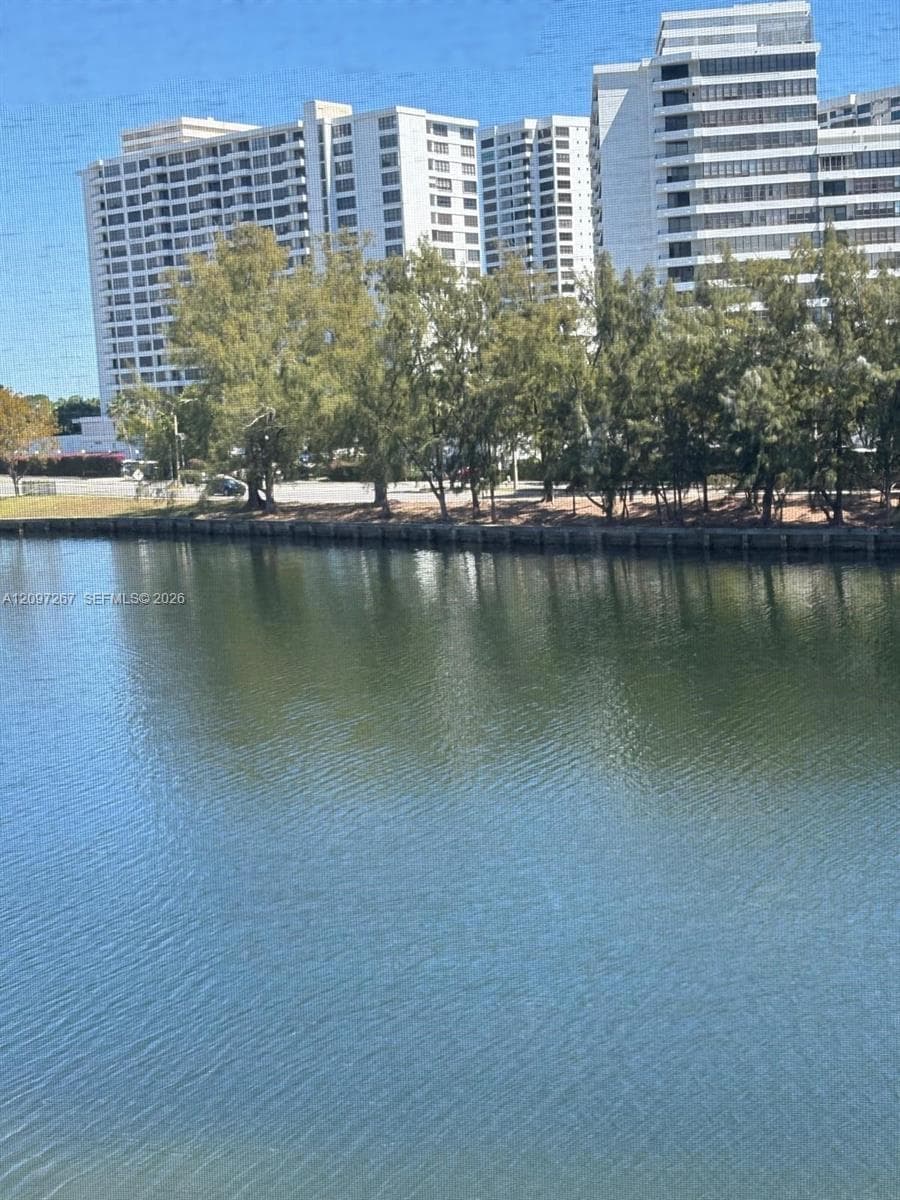 FAIRWAYS RIVIERA · #308 in Hallandale Beach - Photo 1
