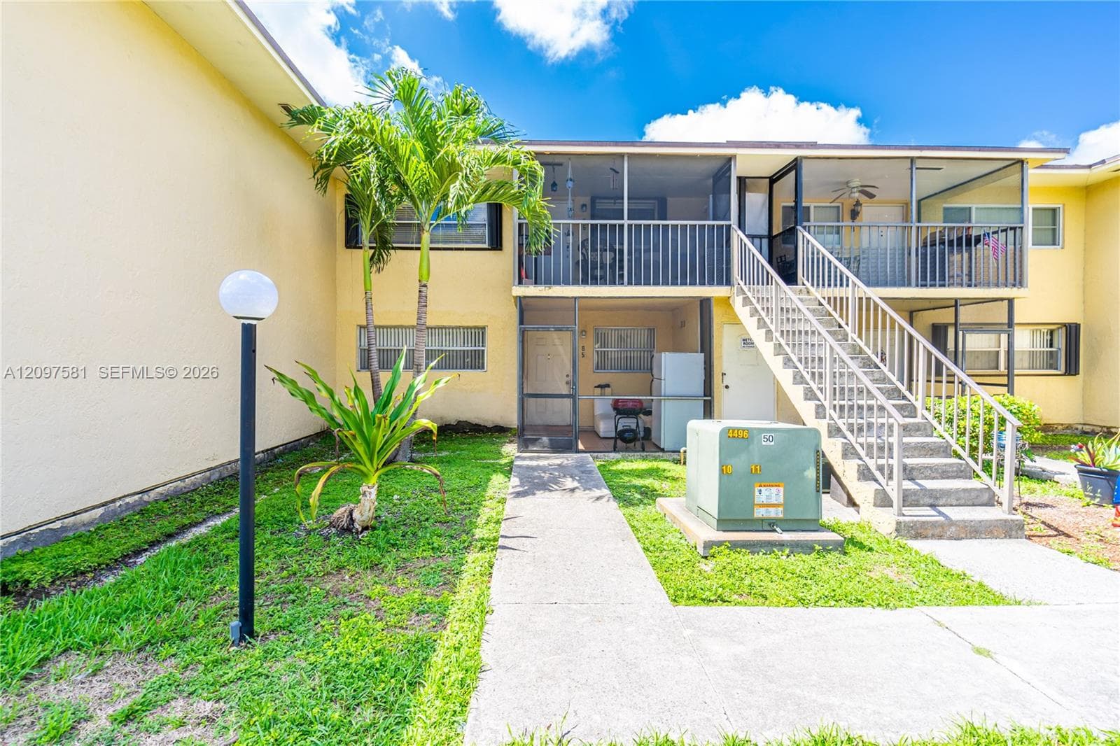 Lakeside XI condominium · #8-5 in Miami - Photo 1