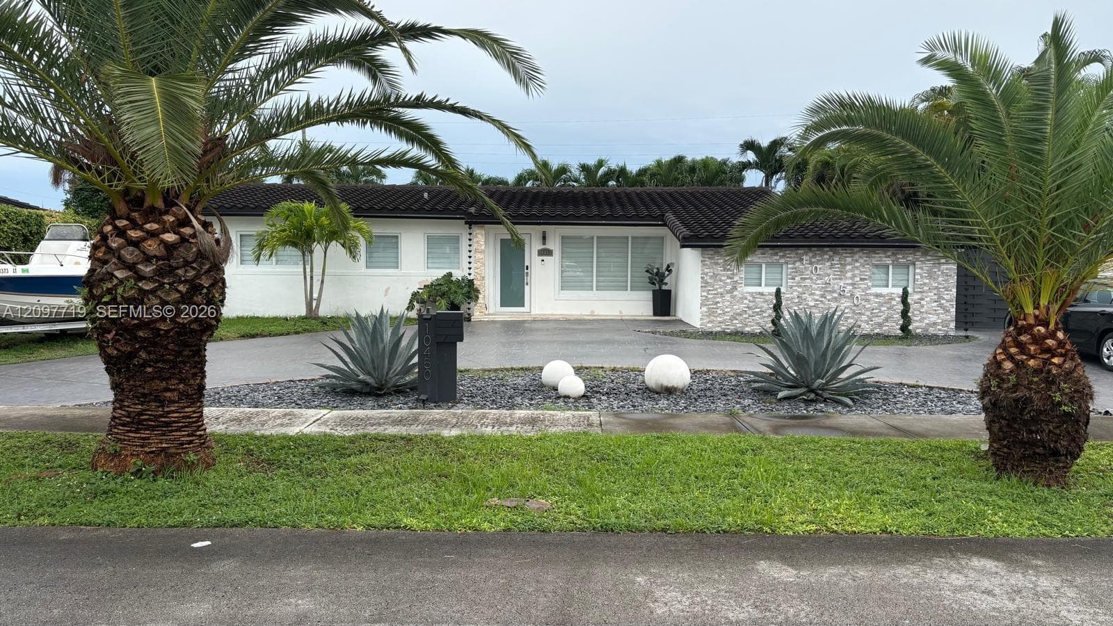 10450 SW 42nd Ter photo 1