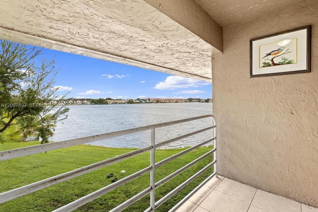 Vista Del Lago VII · #24 in Hialeah - Photo 1