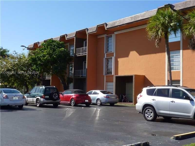 SUNSET PALMS EAST CONDO · #X26 in Miami - Photo 1