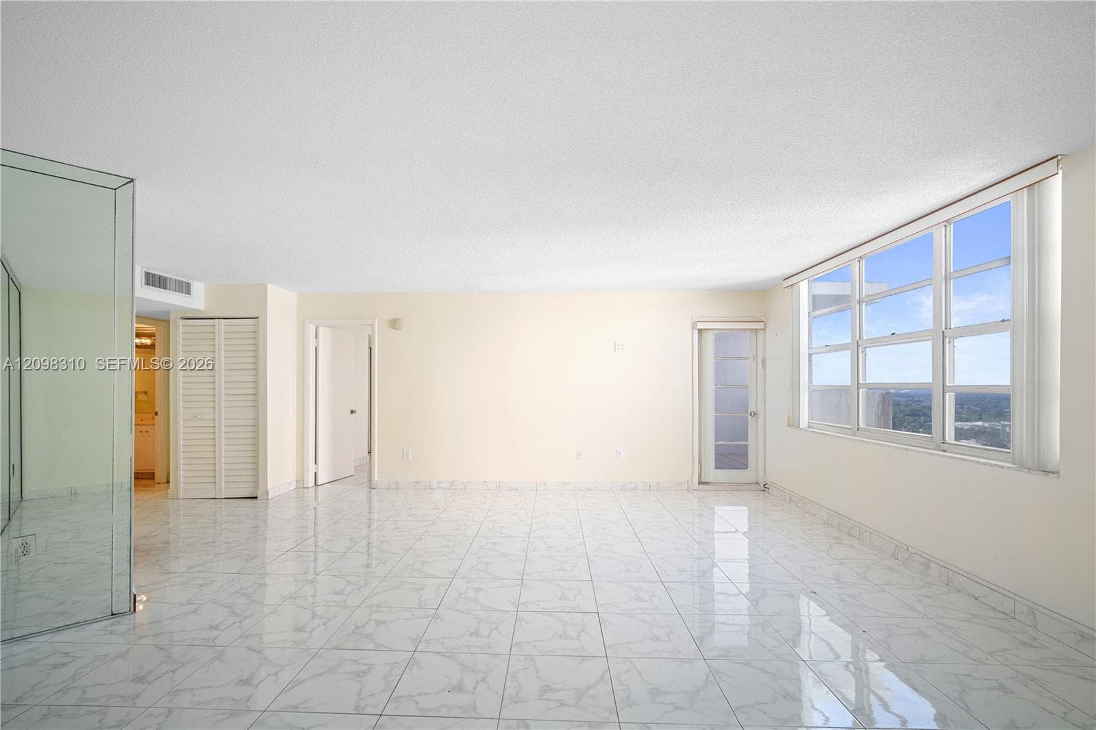 COMMODORE PLAZA CONDO · #PH06 in Aventura - Photo 1