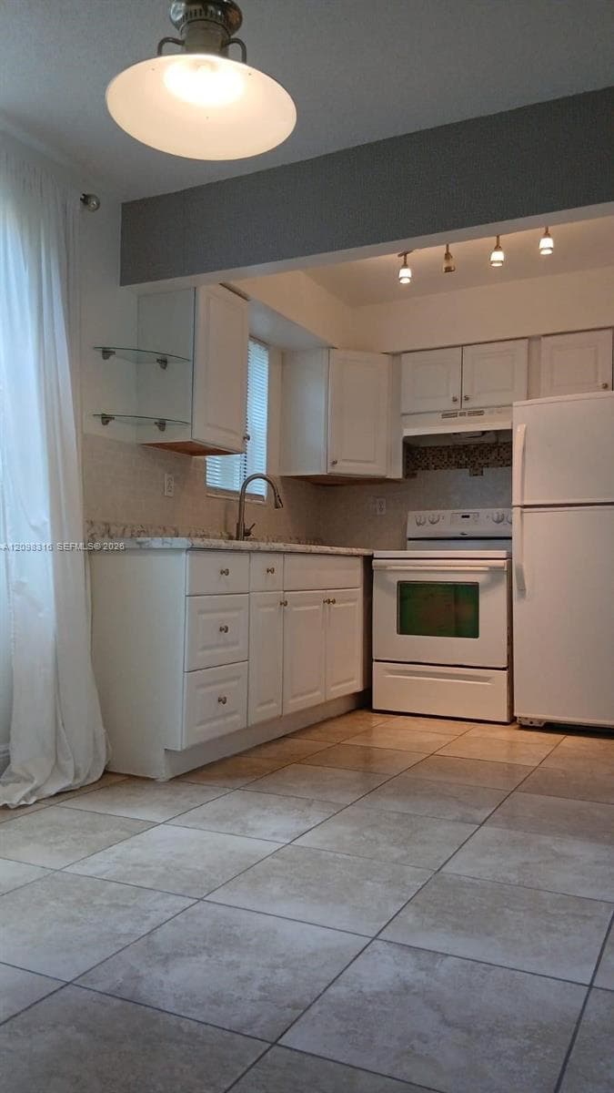 2200 Taylor St · #105 in Hollywood - Photo 1
