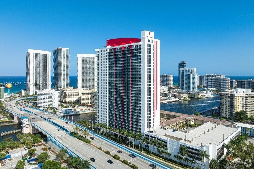 BeachWalk Resort Hotel · #R2203 in Hallandale Beach - Photo 1