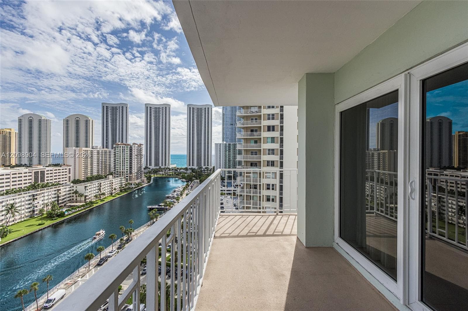 Arlen House West · #1631 in Sunny Isles Beach - Photo 1