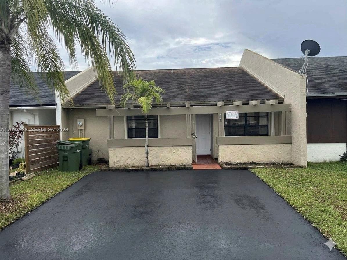 1272 Sandpiper Blvd #. photo 1